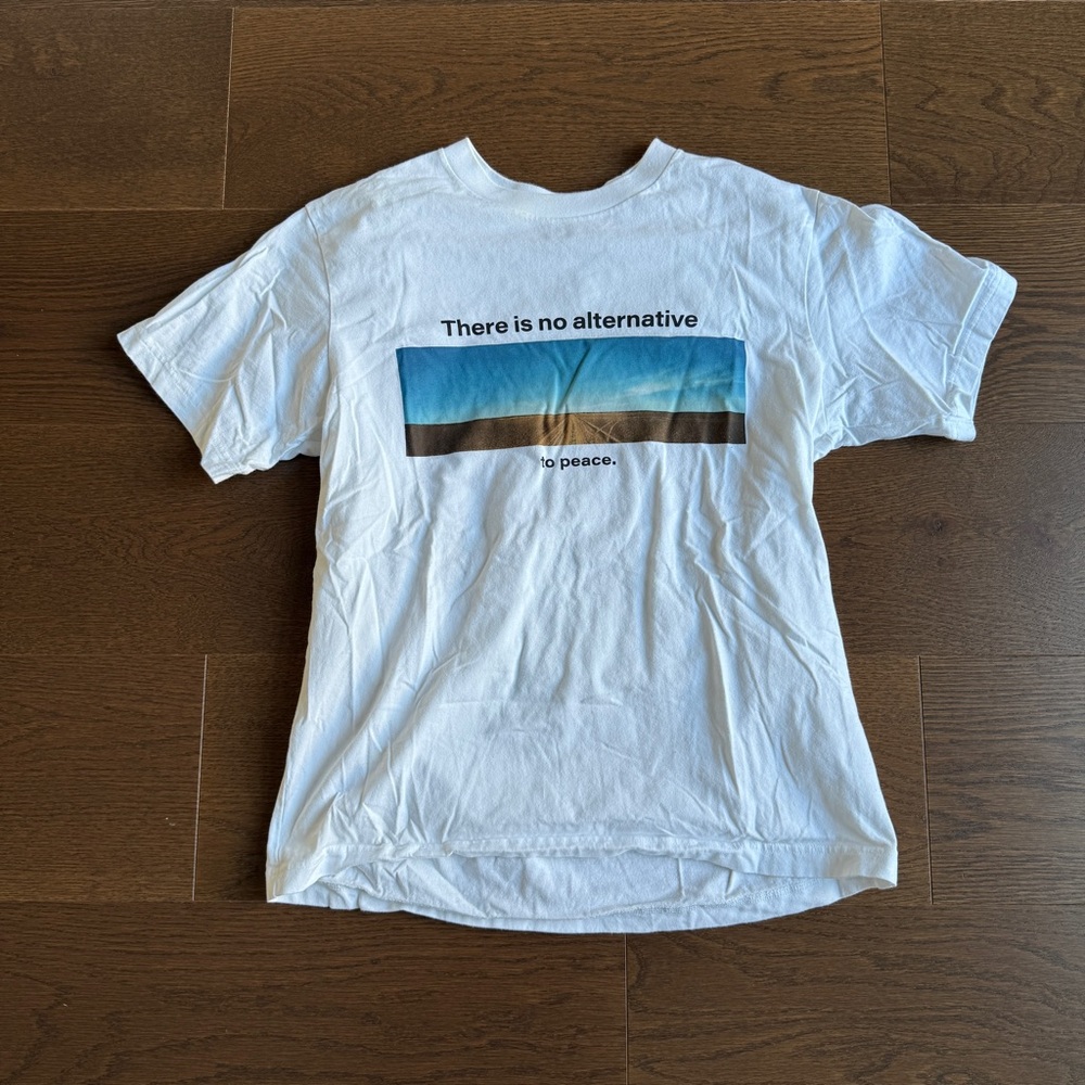 Uniqlo White Graphic Tee - Short Sleeve